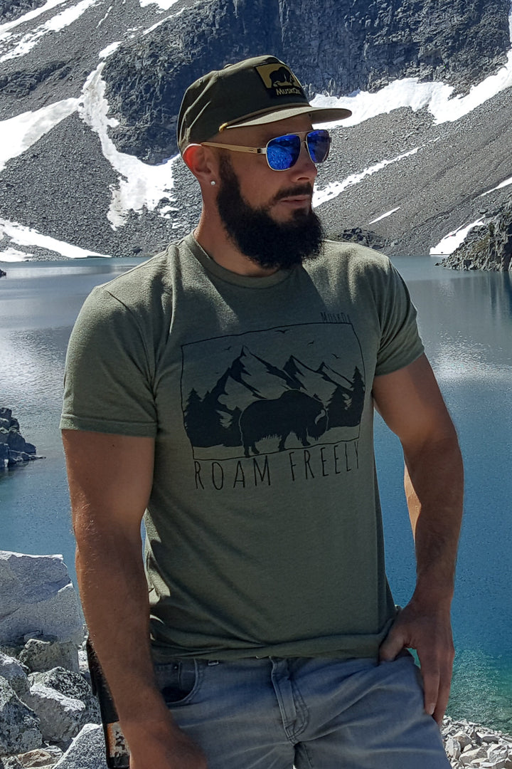 Simple, sleek and rugged — our Roam Freely graphic tee helps keep you insulated by the outdoors no matter where you are. The cotton and polyester blend will make sure you’re always comfortable. And because our tees are pre-laundered, it won’t turn into a kid’s shirt when you wash it.